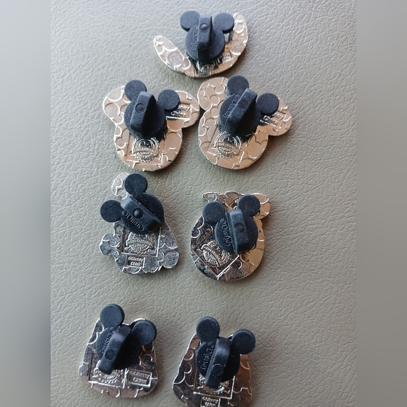 Disney Trading Pin Set - Picture 2 of 5